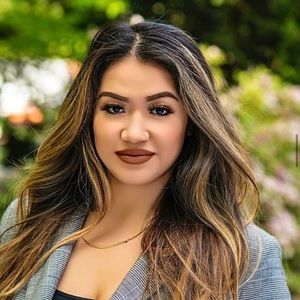 Meet your Posher, Corinne